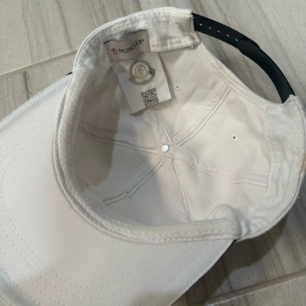 Moncler men’s Beretto baseball cap. - Picture 3 of 3